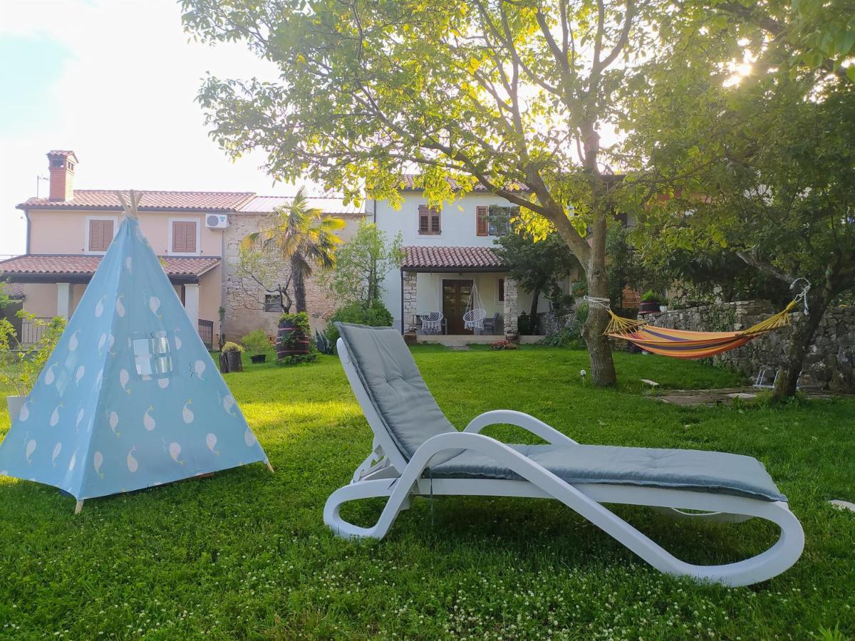 Apartment Parenzana, Little Row House With Big Green Yard In Central Istria Rakotule Екстериор снимка