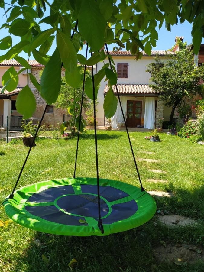 Apartment Parenzana, Little Row House With Big Green Yard In Central Istria Rakotule Екстериор снимка