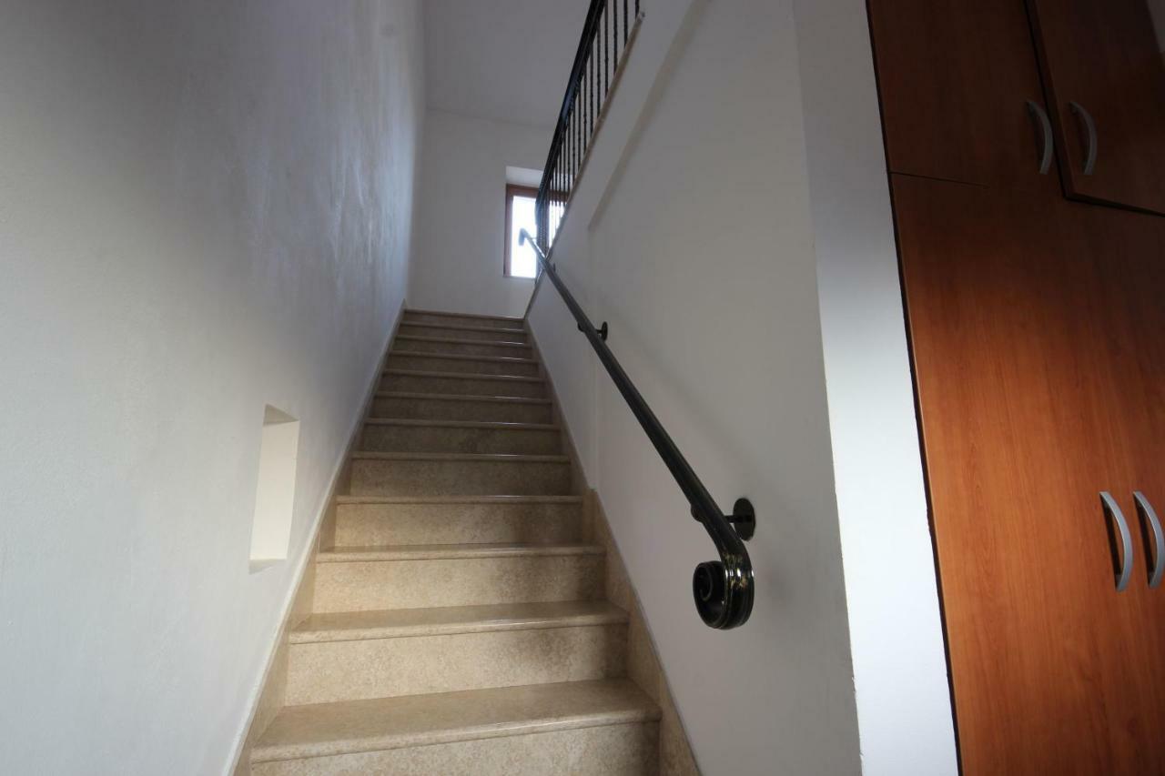 Apartment Parenzana, Little Row House With Big Green Yard In Central Istria Rakotule Екстериор снимка