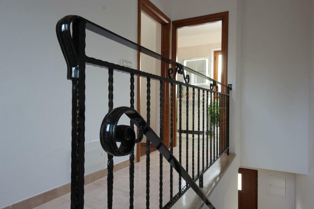 Apartment Parenzana, Little Row House With Big Green Yard In Central Istria Rakotule Екстериор снимка