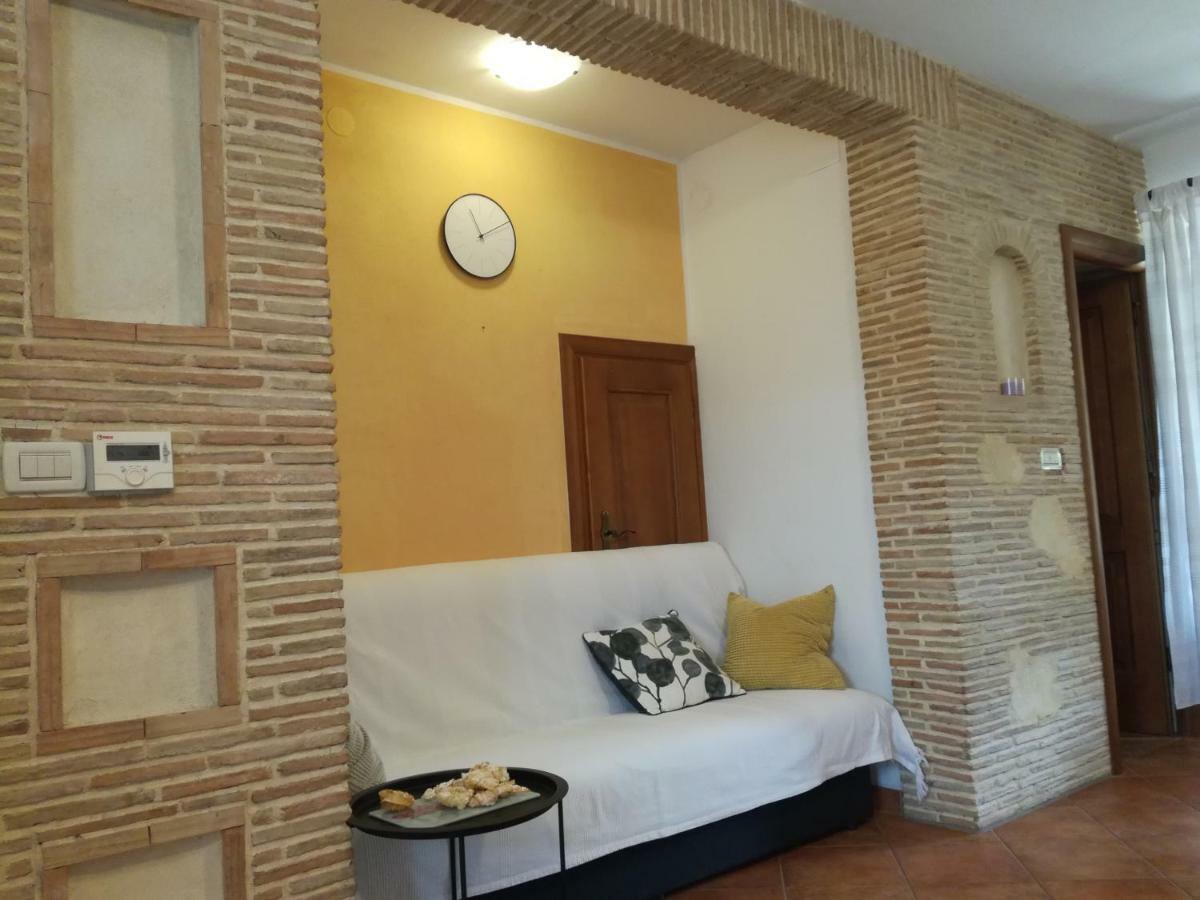 Apartment Parenzana, Little Row House With Big Green Yard In Central Istria Rakotule Екстериор снимка